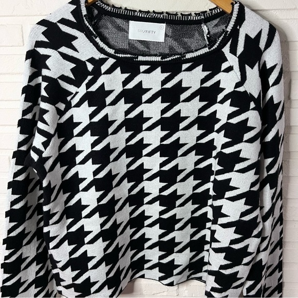 Six Fifty Black and White Houndstooth Long Sleeve Sweater, Women’s Size Small - Picture 3 of 8